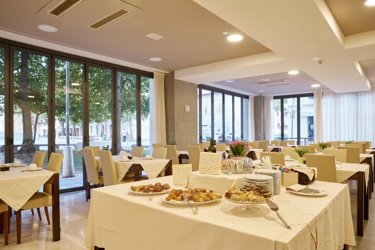 Hotel Fonzari Градо Экстерьер фото